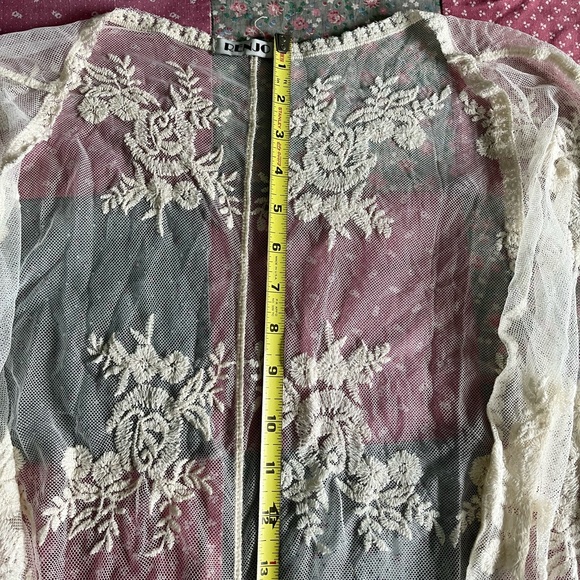 Cotton lace cream duster - Picture 10 of 11